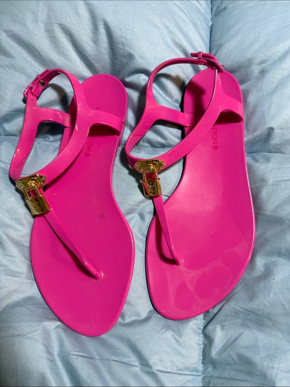 Louis Vuitton Hot Pink T-Strap Sandals with Gold Padlock. Worn one time. - Picture 3 of 4